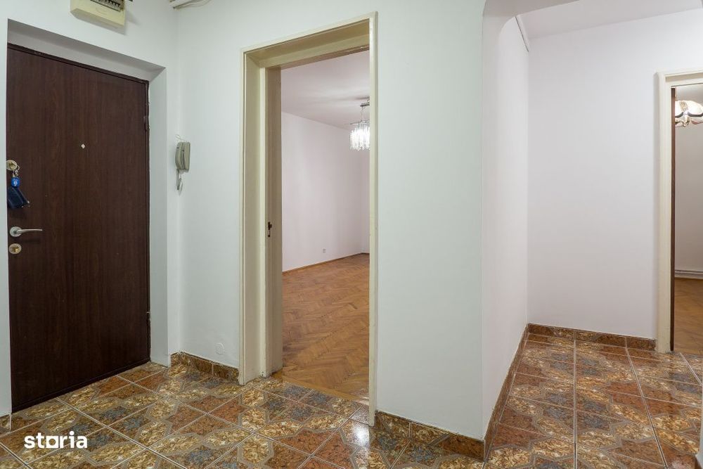 Titan, parcul IOR, Bloc H, decomandat, centrala, nemobilat, vedere la