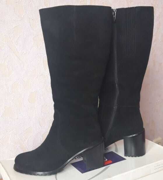 Продам женские кожаные сапоги