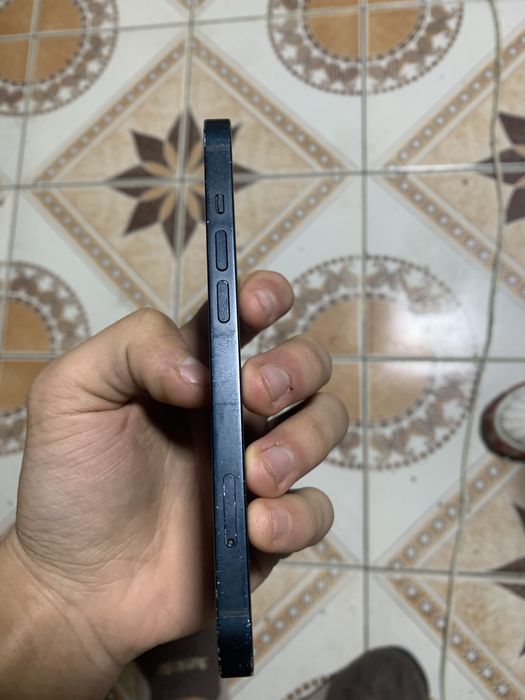 Vand sau schimb iphone 13 128 gb