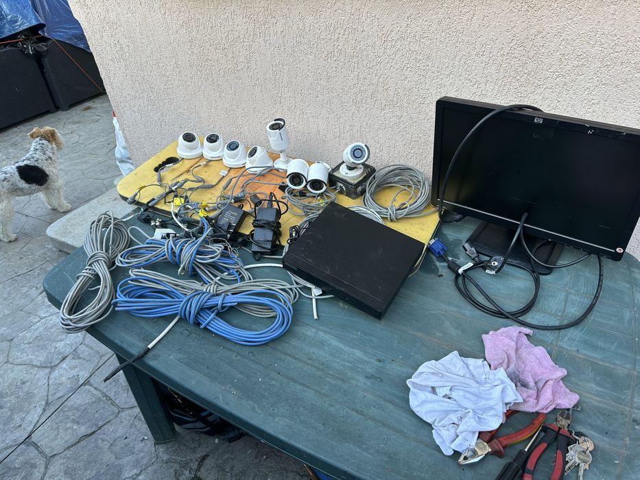 Vand kit camere supraveghere 8 camere 4k ,HikVosion