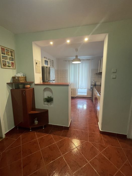 Inchiriez apartament 3 camere decomandat, Bd. Basarabia