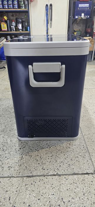 Хладилник / хладилник за кемпер, камион, кола, туризъм