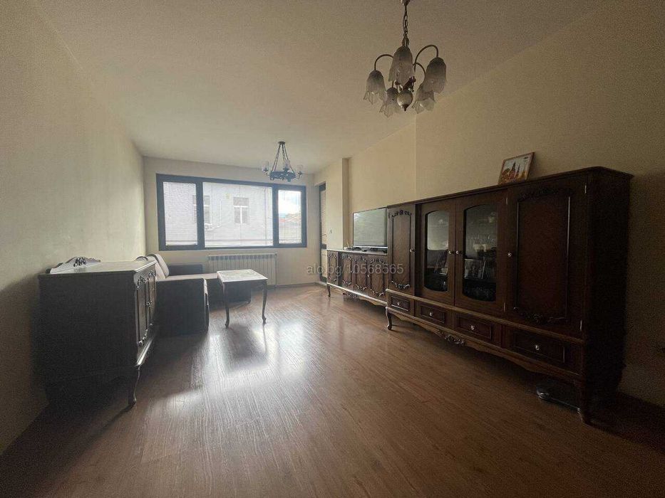 Двустаен апартамент под наем срещу парк „Свети Никола“