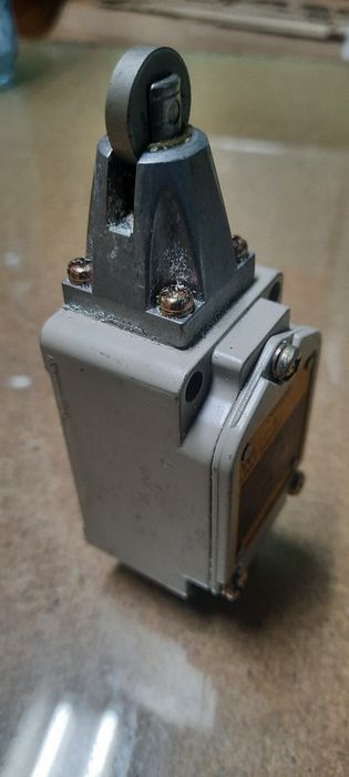 Краен изключвател Omron WL 10A 500V