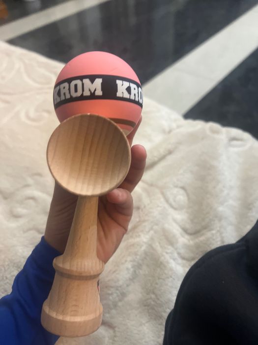 Kendama strogo napolitean