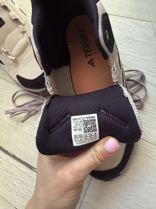 Ботинки Adidas модель IE3889