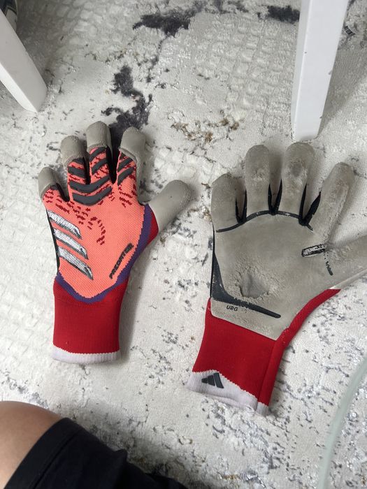 Перчатки вратарские adidas predator 25/26