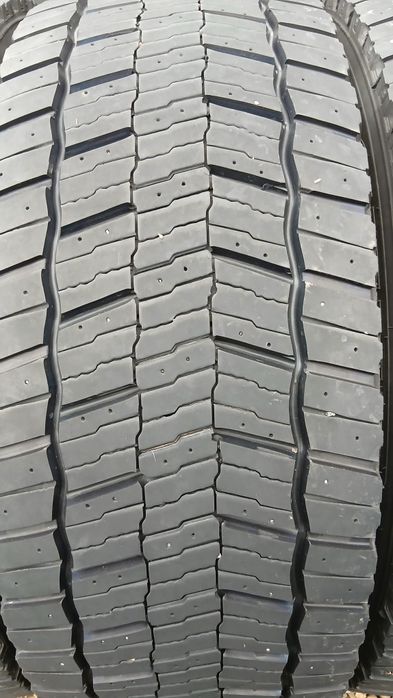 Vând anvelope camion Michelin 295/60 22.5