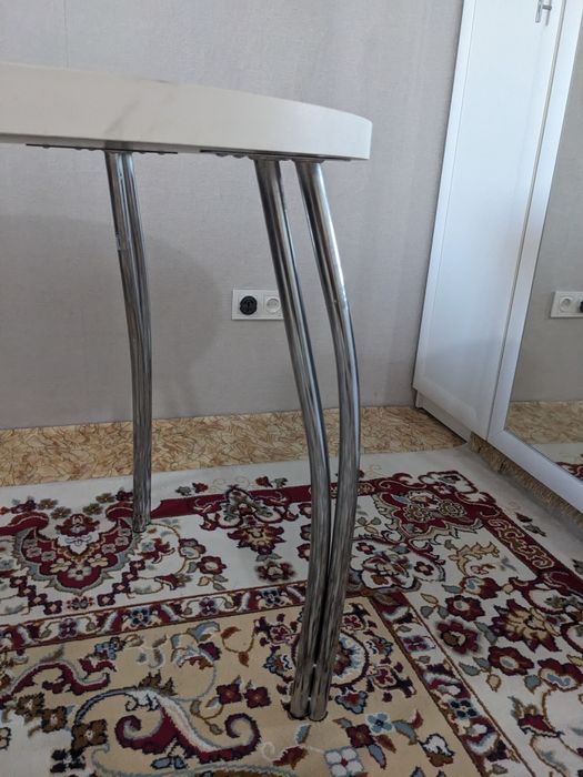 Продам стол в хорошем состоянии