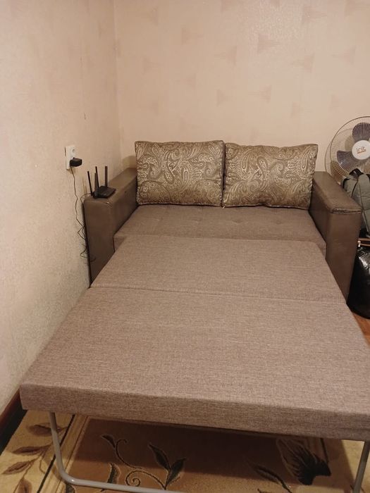 Продам диван 10 000.