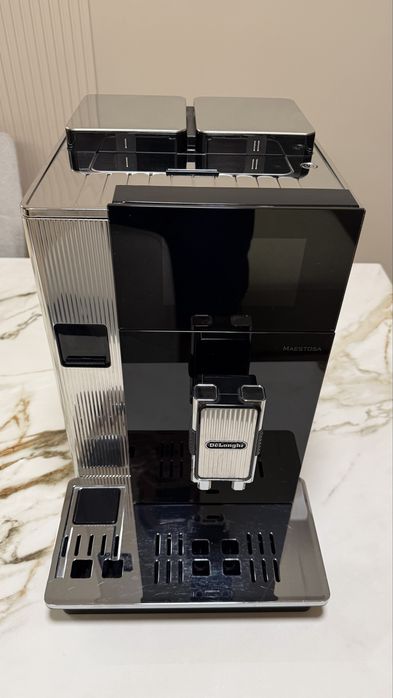 Кофемашина DeLonghi Maestosa