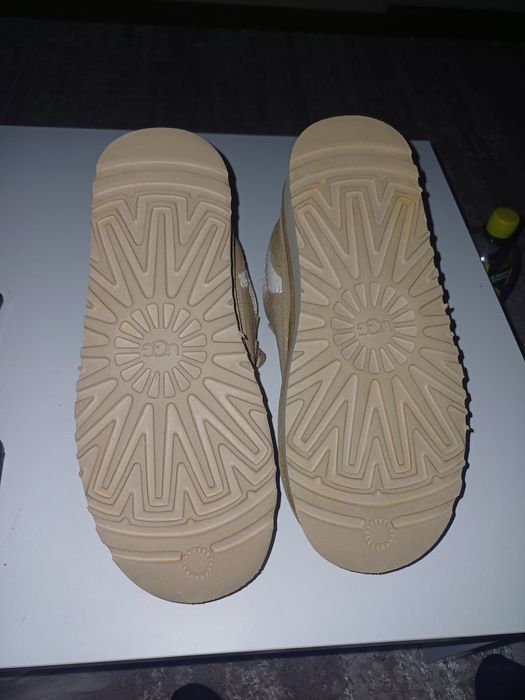 UGG Lowmel (mărimea 38)