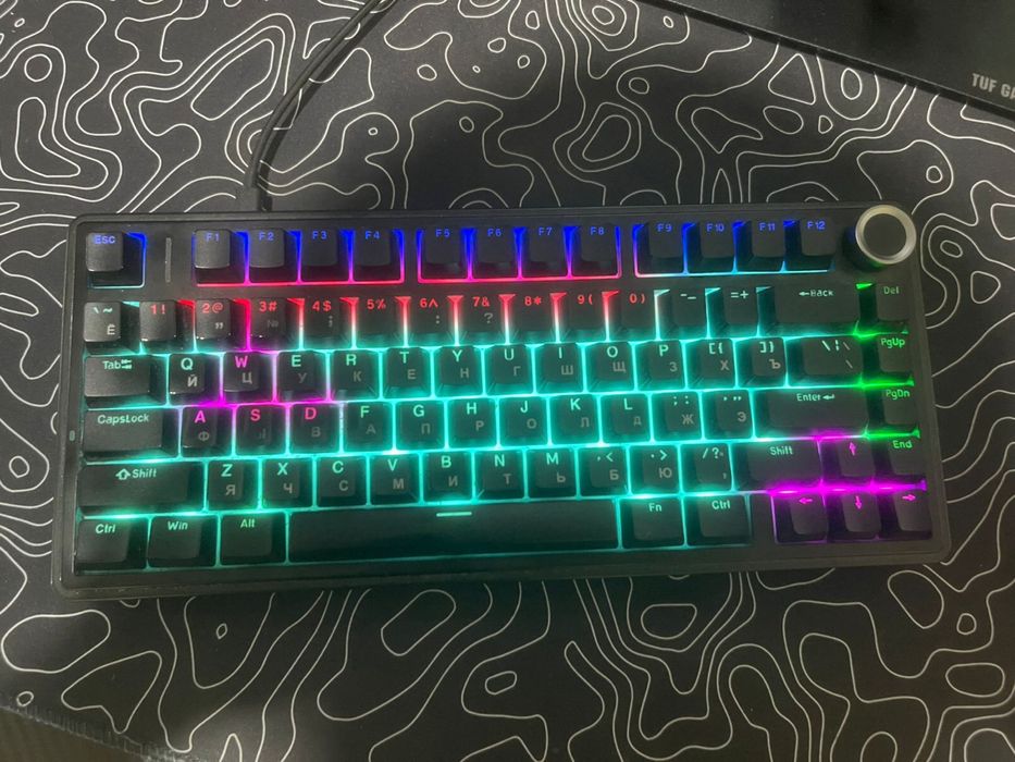 Игровой еомпьютер с аксессуарами