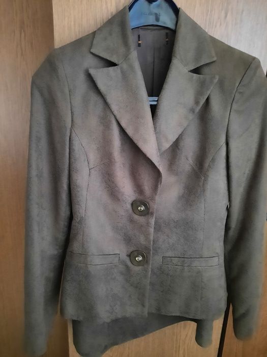 Costum de dama deosebit