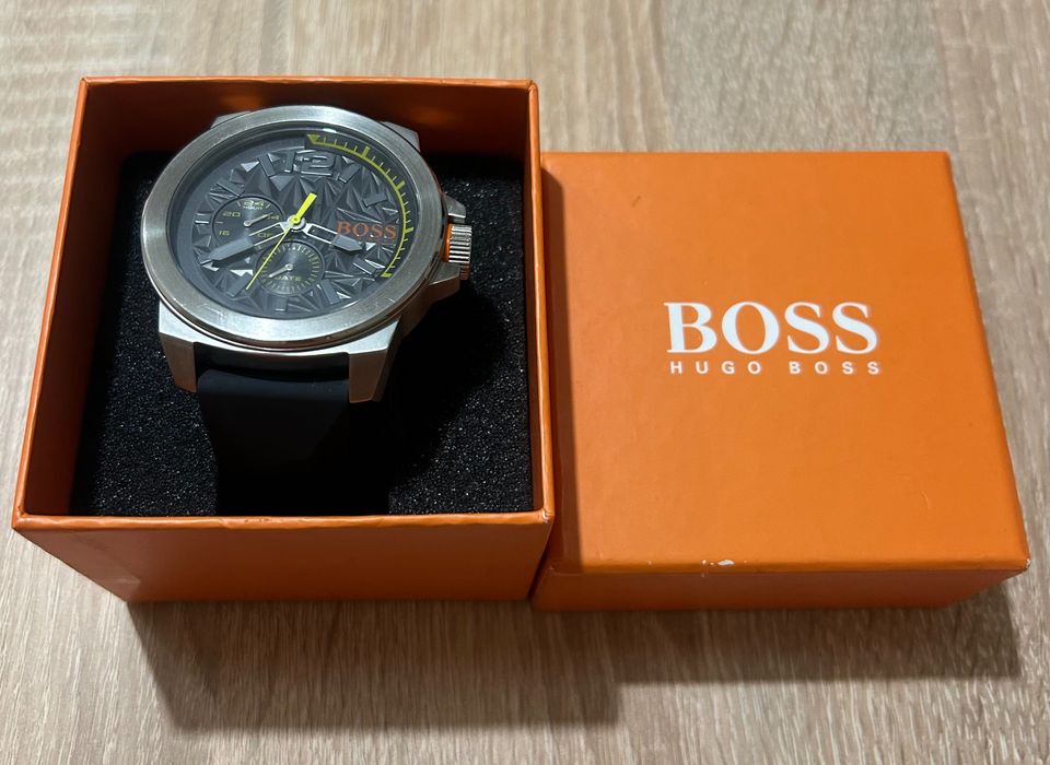 Часовник BOSS Hugo Boss HB2221142628 – като нов, с кутия