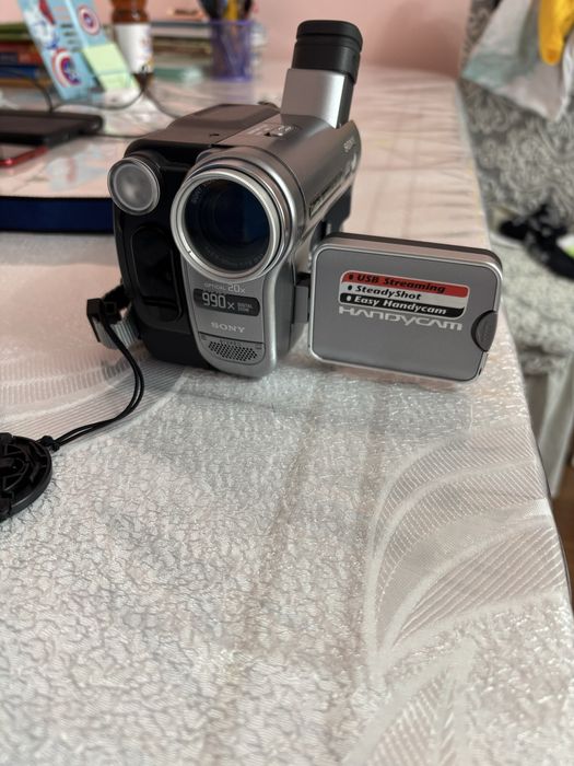 Видеокамера SONY HANDYCAN цифровая