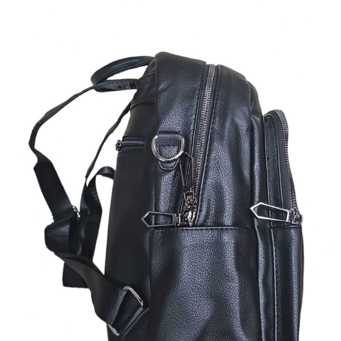 Дамска раница с голям джоб и малък с магнитно копче