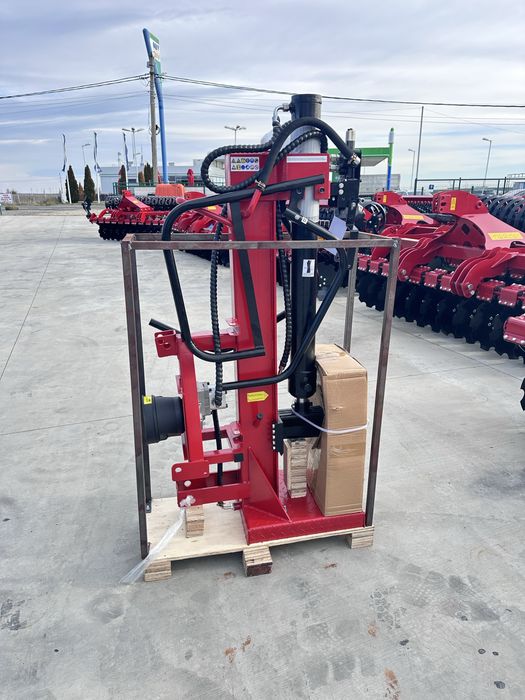 Spargator lemn 16 tone, despicator lemn tractor, crapator bustean