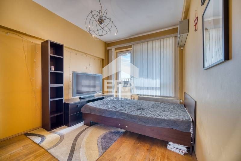 Продава се Тристаен апартамент в Варна, Победа - 90 кв.м за 1116 €/кв.м - Снимка #11