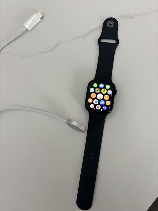 Ceas apple 9, este ca nou! 1200 ron