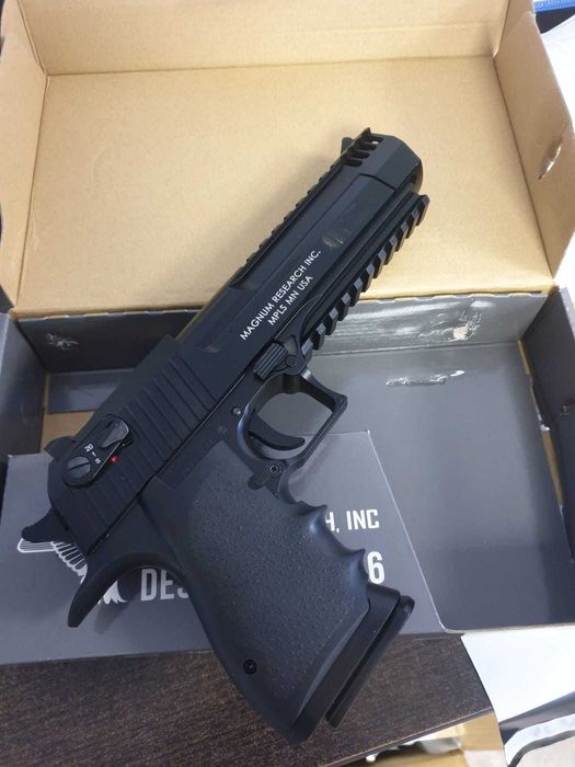 Pistol Airsoft DESERT EAGLE .50AE=>Co2/4,7j/6.08mm BLOW-BACK