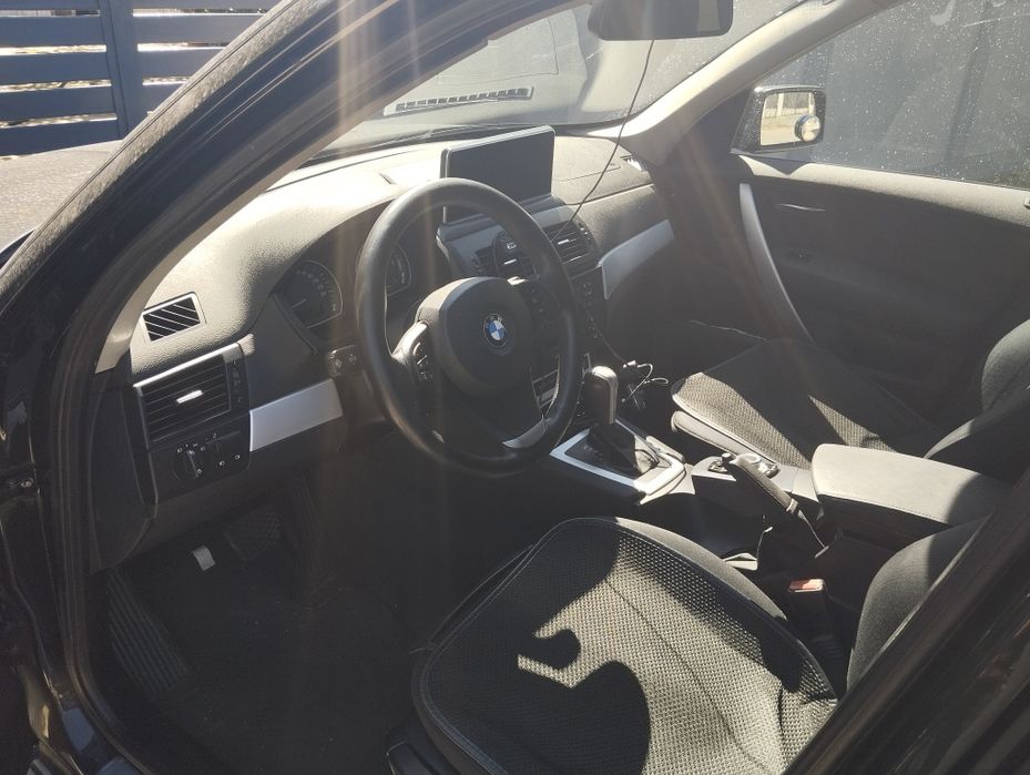 Vând bmw x3 2.0, diesel, automat.