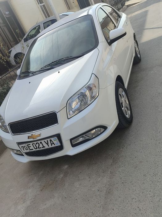 Neksiya 3 sotiladi bir qol moshin