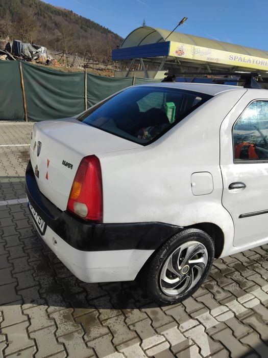Vând Logan 1.4 an 2005 proprietar prețul este negociabil