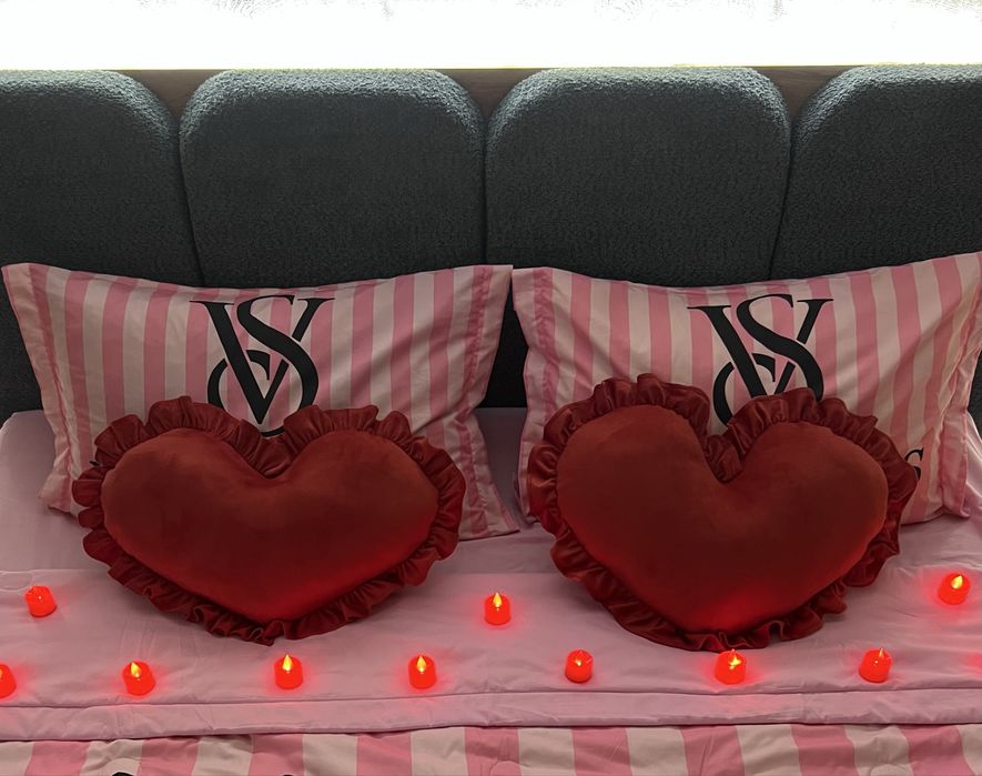 Romantik yurak shaklidagi yostiqchalar