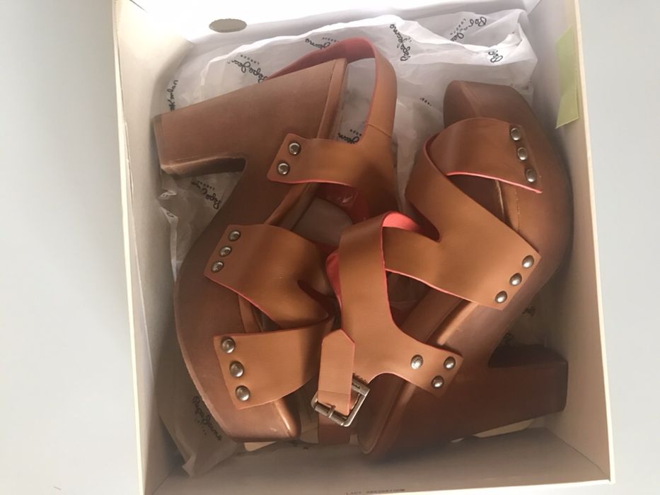 Нови обувки Pepe Jeans, размер 39