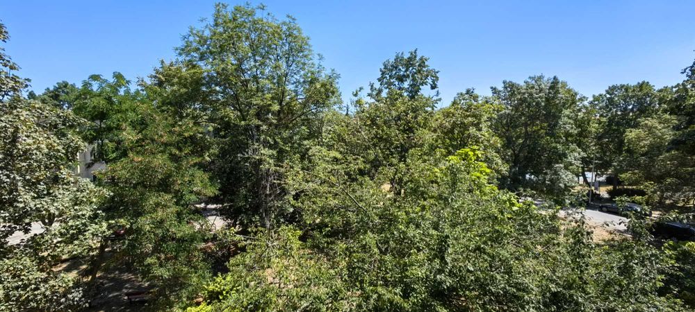 Продава се Четиристаен апартамент в Бургас, Лазур - 110 кв.м за 1719 €/кв.м - Снимка #8