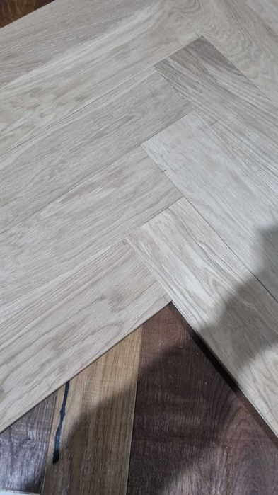 Parchet din lemn masiv de stejar