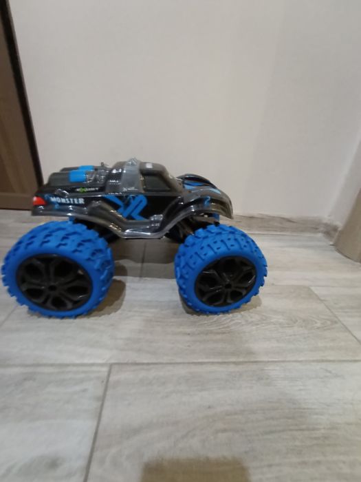 Играчка  monster