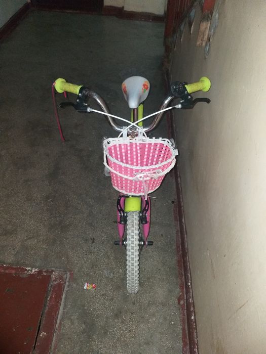 Bicicletă de fetițe