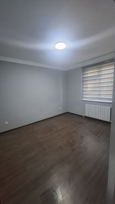 Ippodromdan 15 daqiqalik yoʻldagi 2 XONALI DOM SOTILADI SROCHNAA