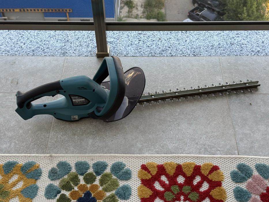 Makita DUH483Z – trimmer / foarfeca electrica de tuns gard viu