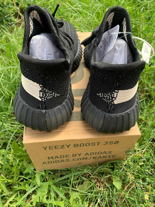 Yeezy boost 350 black&white