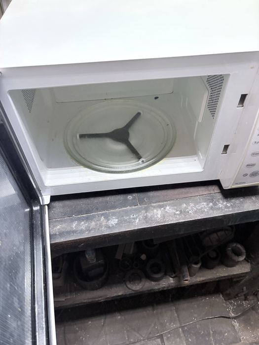 Микроволновка LG MS-2042G