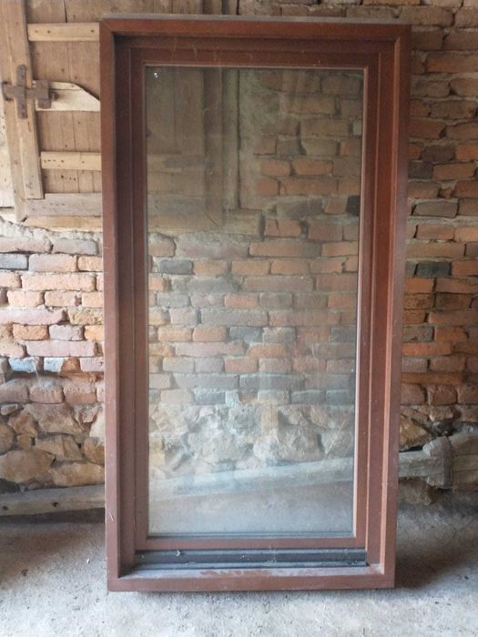 Uși și ferestre termopan din lemn