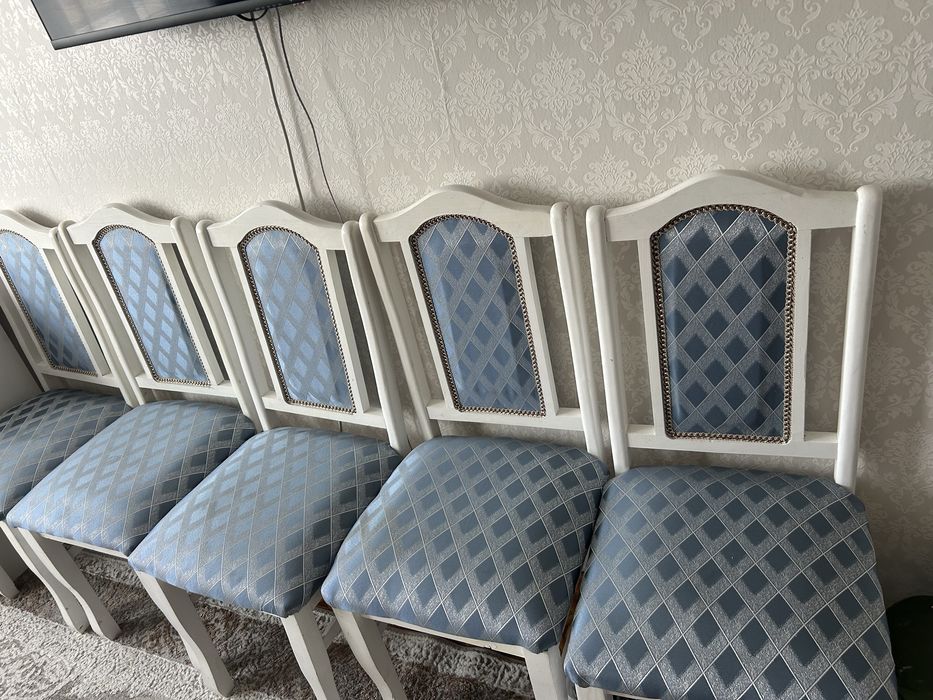 Продам стулья для зала