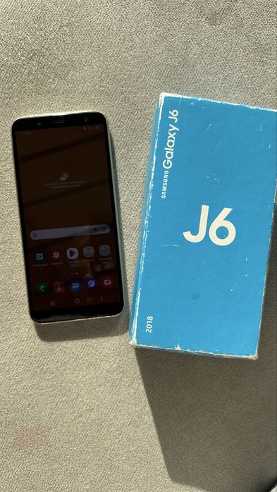Смартфон Samsung J6