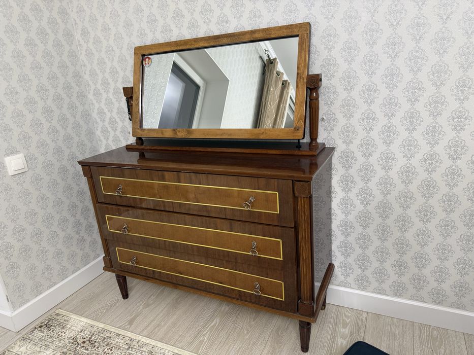 Спальный гарнитур, винтаж, чистое дерево