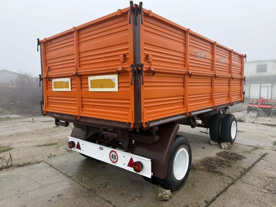 Vand remorca basculabila pe 3 parti