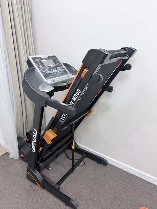 Продам Беговую дорожку Genau Evolution M800