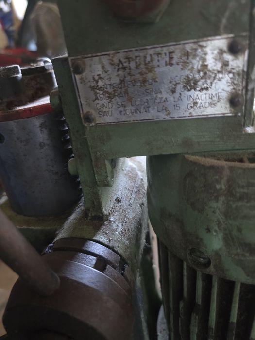 Masina de gaurit cu talpa magnetica