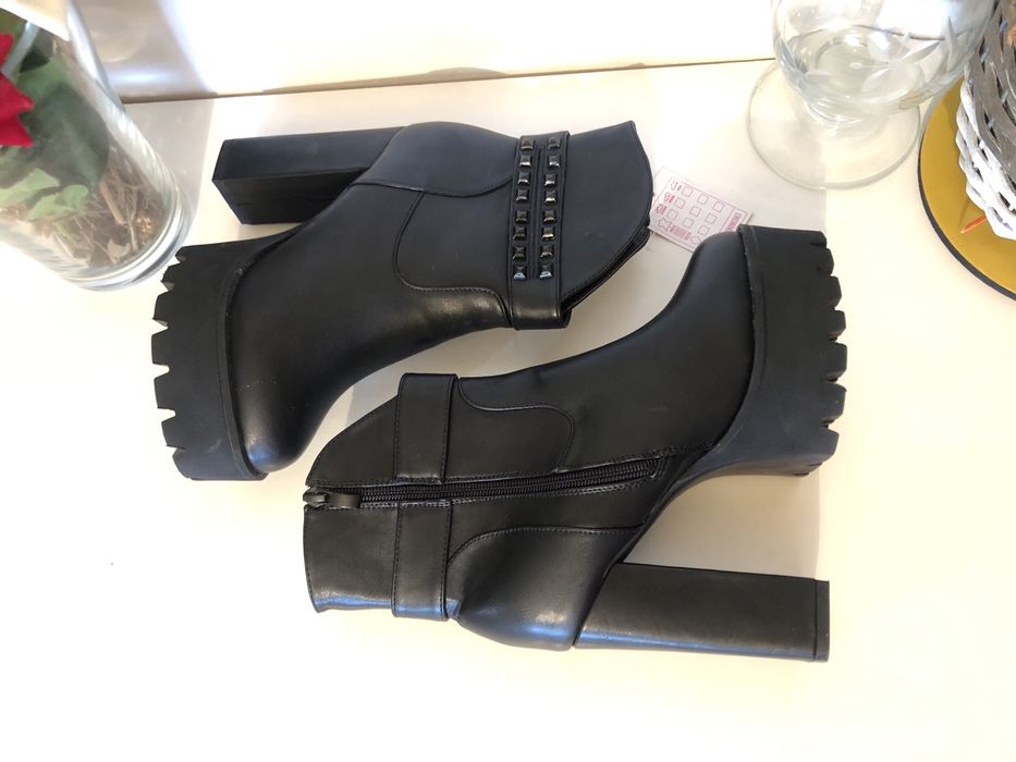 Vand botine cu toc de iarna