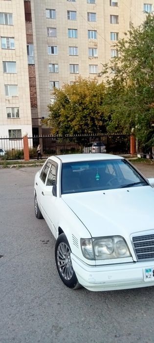 DAIMLER  BENZ  E 300    090 ⁰⁹ кар