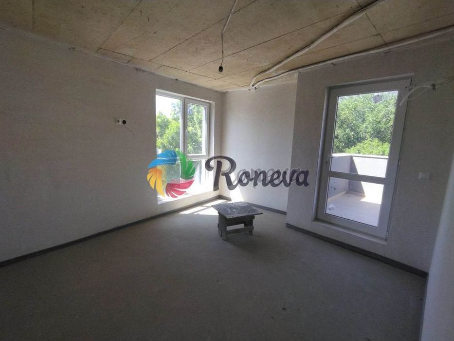 Продава се Тристаен апартамент в Варна, Възраждане 1 - 128 кв.м за 498 €/кв.м - Снимка #2