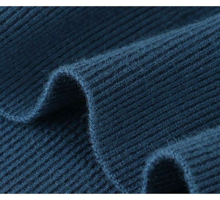 Модный мужской свитер