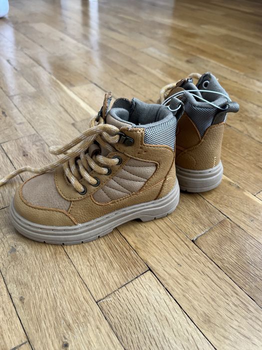 Маратонки и ботуши Adidas Nike Crocs Michael Kors Zara